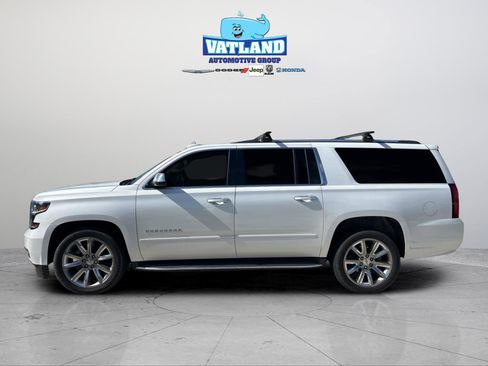 Used 2019 Chevrolet Suburban Premier image 2