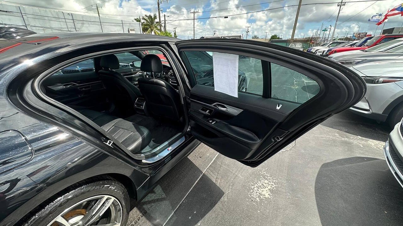 Used 2017 BMW 740e xDrive AWD/4WD image 18