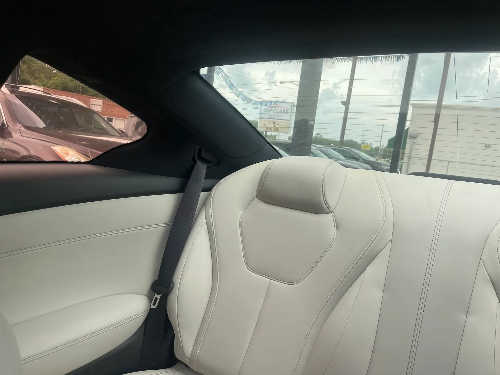 Used 2017 INFINITI Q60 3.0t w/ Premium Plus Package 3.0T RWD image 12