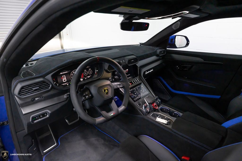 Used 2024 Lamborghini Urus Performante AWD/4WD image 25