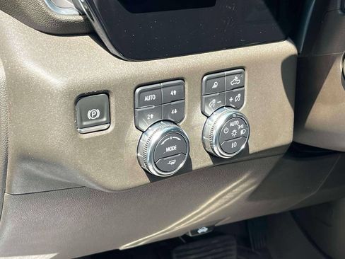 Used 2023 GMC Sierra 1500 SLT w/ SLT Premium Package AWD/4WD image 29