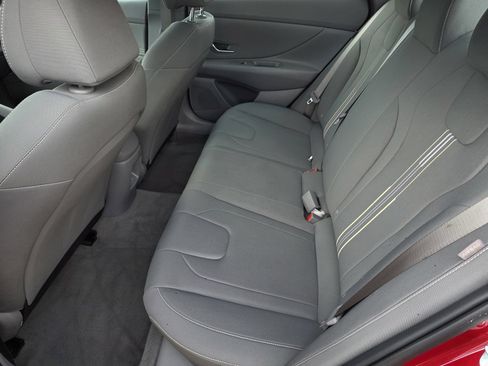 Used 2025 Hyundai Elantra Sport FWD image 16