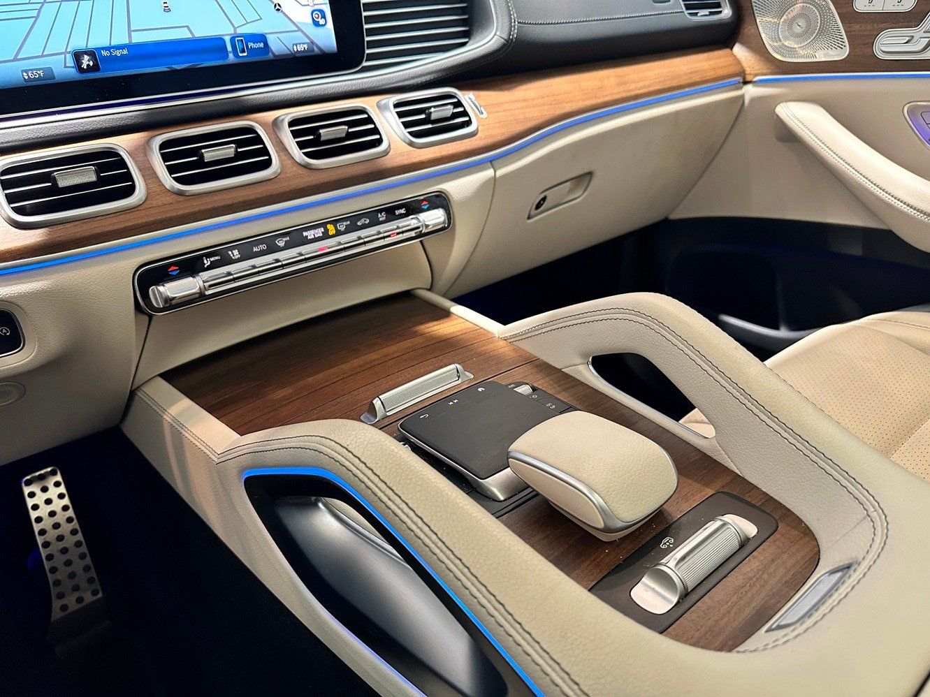 Certified 2024 Mercedes-Benz GLS 450 4MATIC image 11