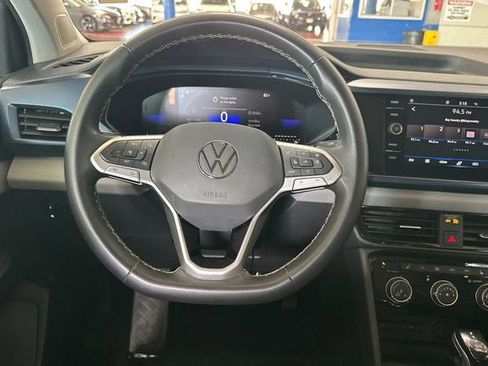 Certified 2023 Volkswagen Taos SE w/ Black Wheel Package image 18