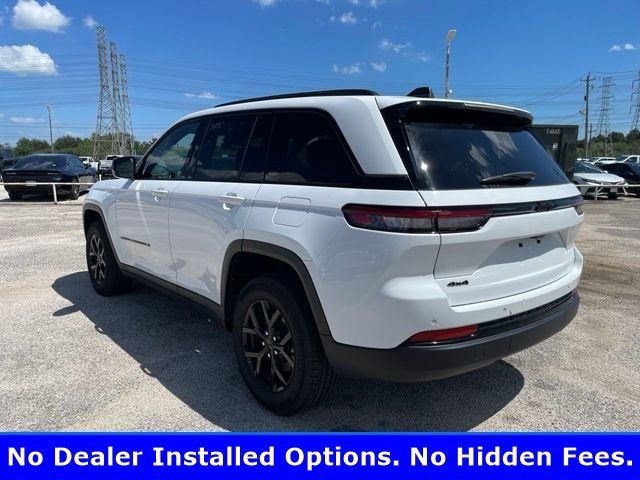 Used 2025 Jeep Grand Cherokee Altitude AWD/4WD image 5