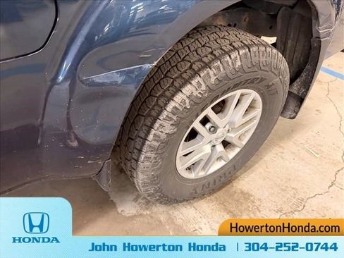 Used 2017 Nissan Frontier SV image 9