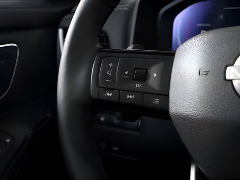 Used 2025 Nissan Rogue Platinum w/ Platinum Premium Package FWD image 21
