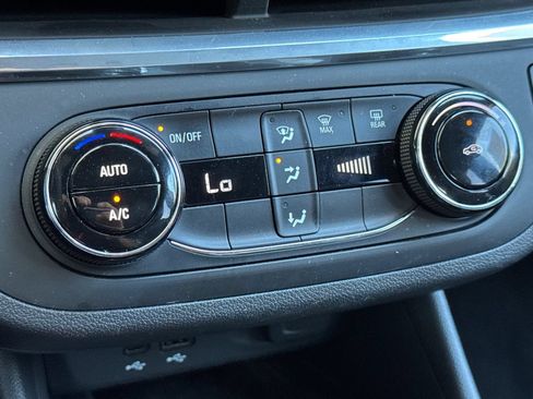 Used 2024 Buick Envista Preferred w/ Convenience II Package FWD image 21