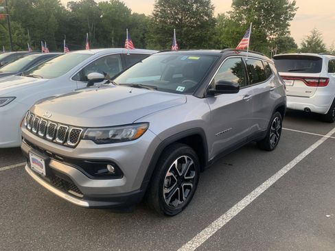 Used 2023 Jeep Compass Limited AWD/4WD image 3