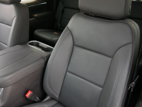 Used 2025 GMC Sierra 1500 SLT AWD/4WD image 11