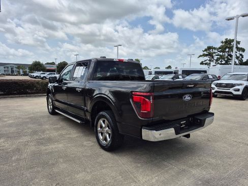 Certified 2024 Ford F150 XLT w/ Mobile Office Package RWD image 13