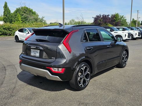 Used 2023 Kia Niro EX Touring FWD image 7