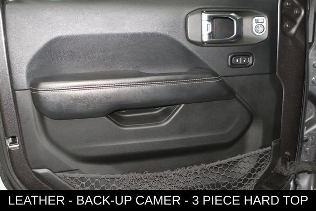 Used 2018 Jeep Wrangler Unlimited Sahara AWD/4WD image 13
