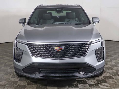 Used 2024 Cadillac XT4 Premium Luxury image 10