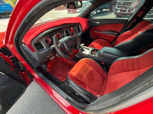 Used 2017 Dodge Charger SRT Hellcat w/ Harman/Kardon Audio Group RWD image 6
