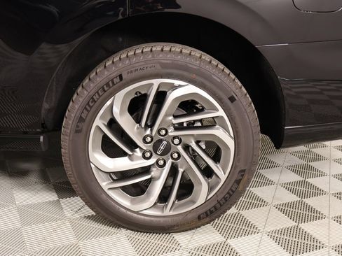 New 2025 Lincoln Navigator Reserve AWD/4WD image 21