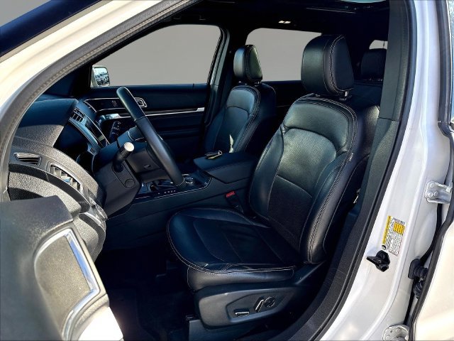 Used 2018 Ford Explorer Limited w/ Equipment Group 301A AWD/4WD image 23