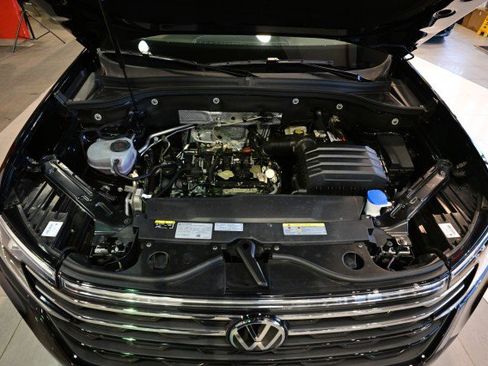 Used 2024 Volkswagen Atlas Peak Edition SE image 50