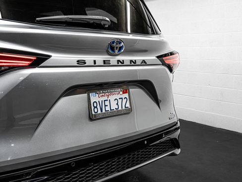 Used 2021 Toyota Sienna XSE image 16