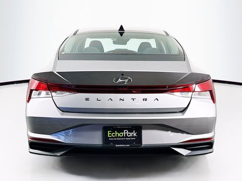 Used 2023 Hyundai Elantra SEL w/ Convenience Package FWD image 7