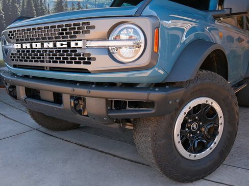 Used 2021 Ford Bronco Badlands w/ Sasquatch Package AWD/4WD image 8