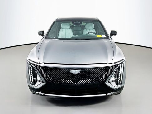 Used 2024 Cadillac Lyriq Luxury RWD image 2