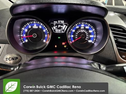Used 2014 Hyundai Elantra SE FWD image 21