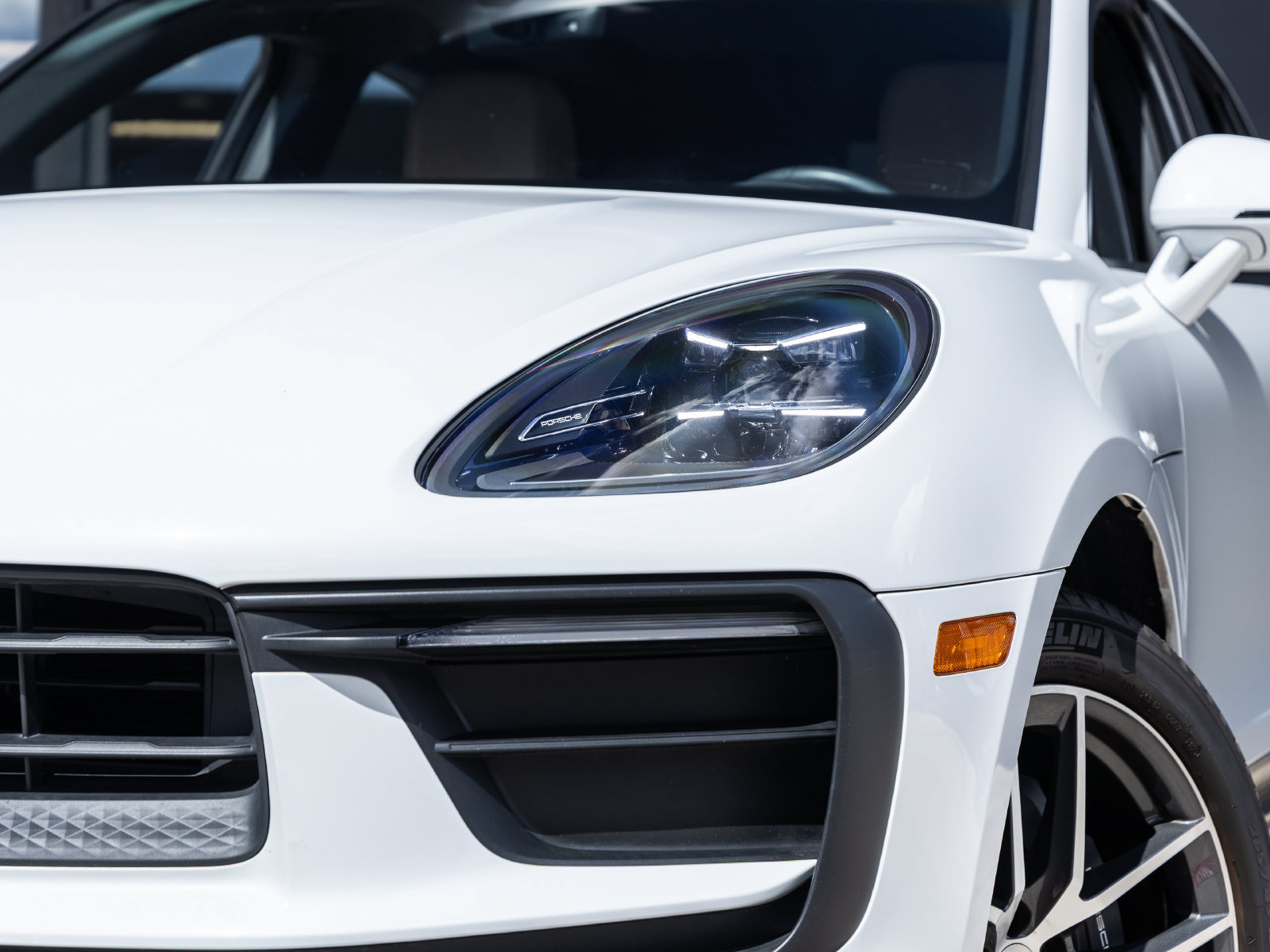 Certified 2024 Porsche Macan AWD/4WD image 16