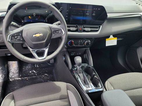 New 2026 Chevrolet TrailBlazer LT w/ LT Cold Weather Package FWD image 24
