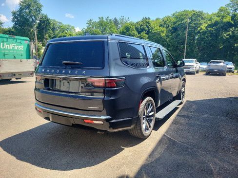 Used 2023 Jeep Wagoneer Series III w/ Premium Group I AWD/4WD image 6