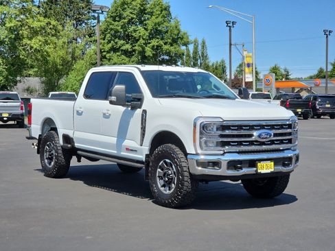 Used 2023 Ford F350 Lariat w/ Lariat Ultimate Package AWD/4WD image 2