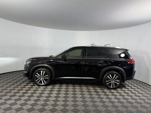 Used 2025 Nissan Pathfinder Platinum w/ Cargo Package AWD/4WD image 9