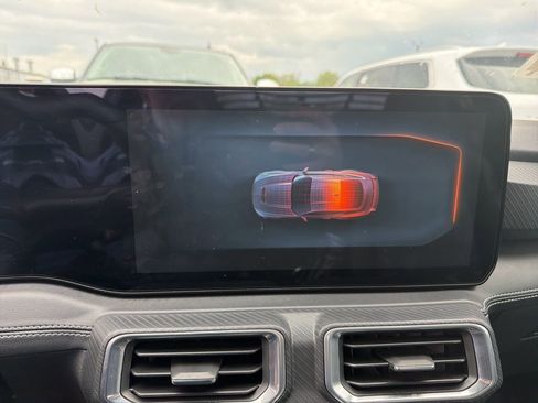 Used 2025 Ford Mustang Premium image 23