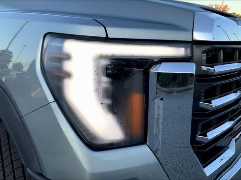 Used 2025 GMC Sierra 2500 SLT w/ SLT Convenience Package image 25