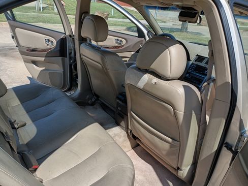 Used 2000 Nissan Maxima GLE image 14