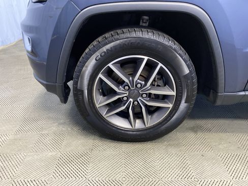 Used 2021 Jeep Grand Cherokee Limited image 46