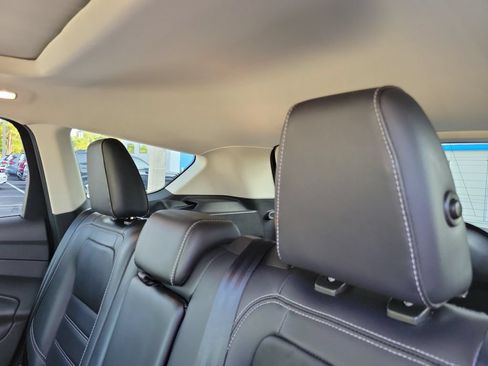 Used 2019 Ford Escape Titanium AWD/4WD image 16