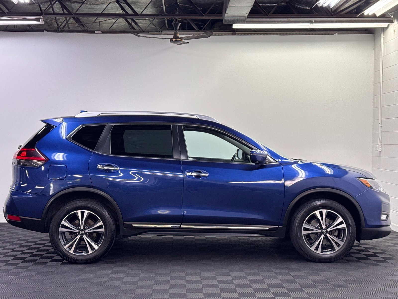 Used 2018 Nissan Rogue SL AWD/4WD image 4