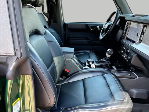 Used 2025 Ford Bronco Outer Banks AWD/4WD image 9