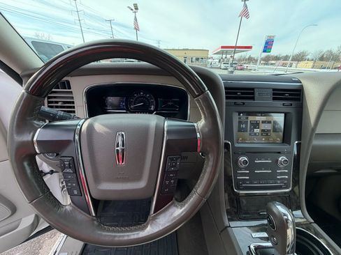 Used 2016 Lincoln Navigator Select image 18