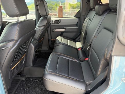 Used 2023 Ford Bronco Badlands w/ Sasquatch Package AWD/4WD image 19