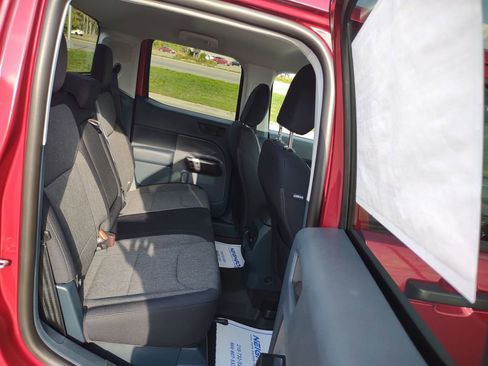 New 2025 Ford Maverick XLT image 40