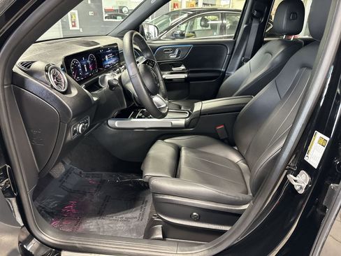 Used 2025 Mercedes-Benz GLB 250 image 10