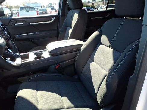 Used 2025 GMC Acadia Elevation image 13