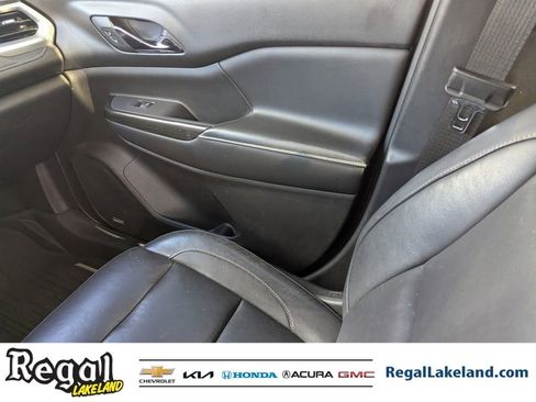 Used 2018 GMC Acadia SLT image 14