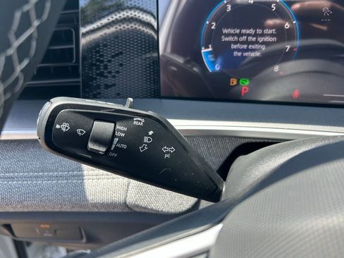 Used 2025 Volkswagen Tiguan S image 16