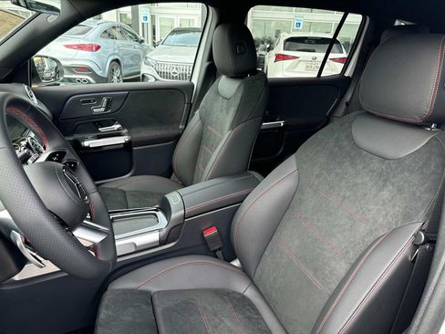 Used 2025 Mercedes-Benz GLB 250 image 7