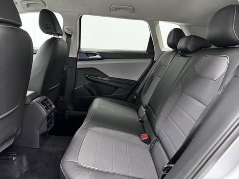 Used 2024 Volkswagen Taos SE image 24