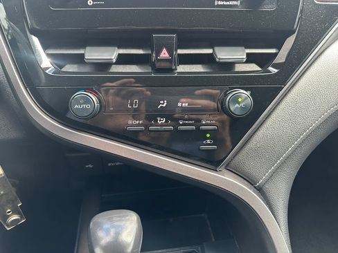 Used 2021 Toyota Camry SE w/ Carpet Mat Package (TMS) FWD image 16