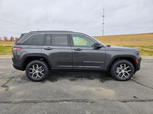 New 2025 Jeep Grand Cherokee Limited image 2
